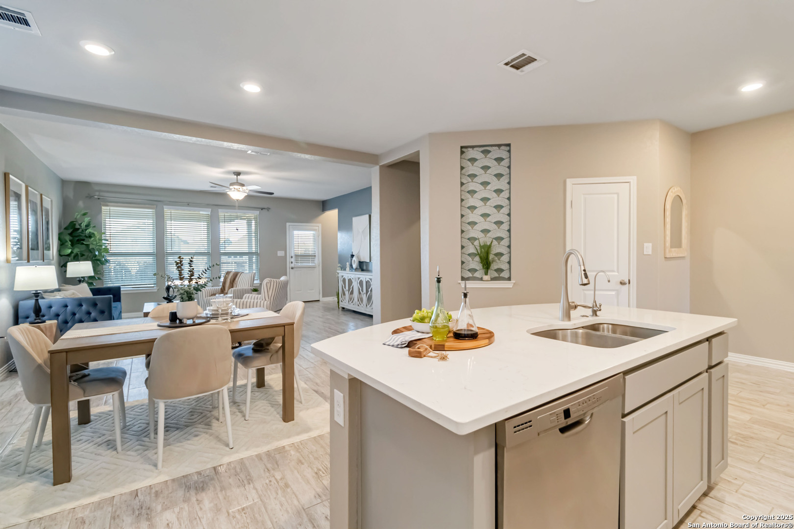 7811 Belmont Valley