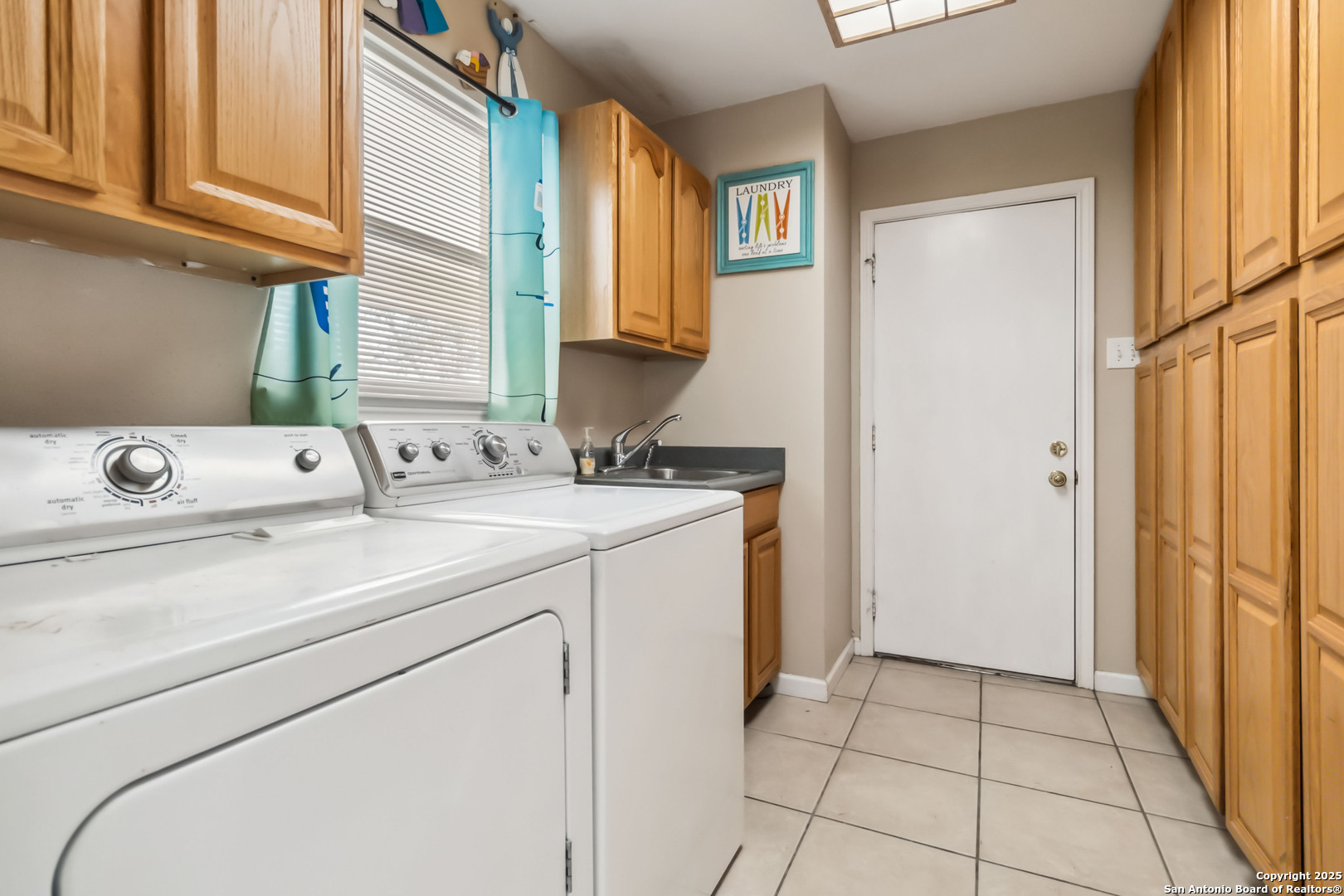 414 SPACEWAY DR