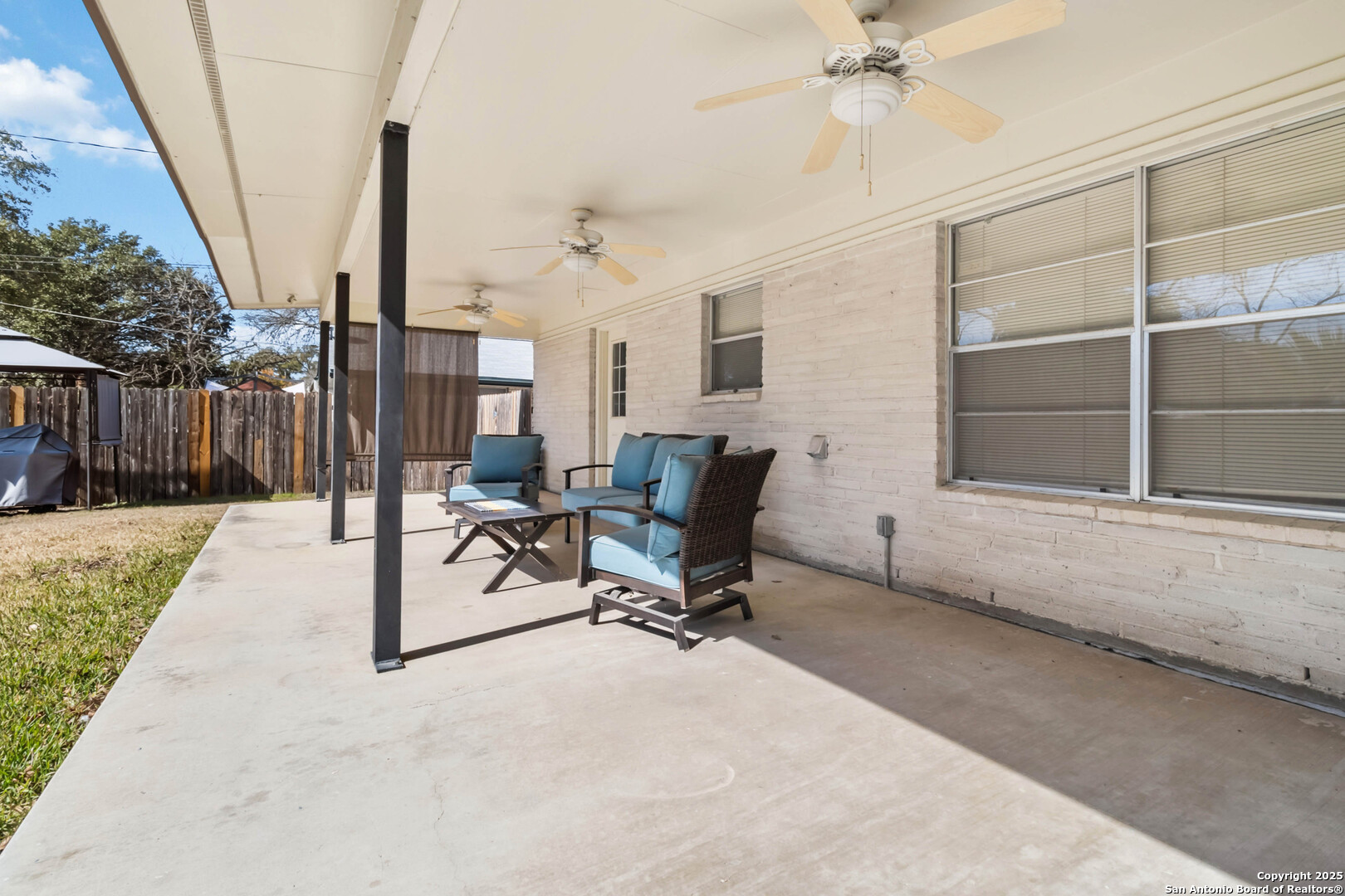 414 SPACEWAY DR