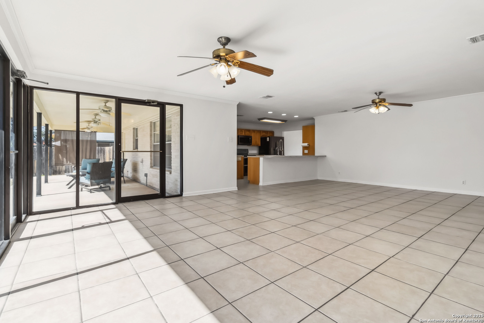 414 SPACEWAY DR