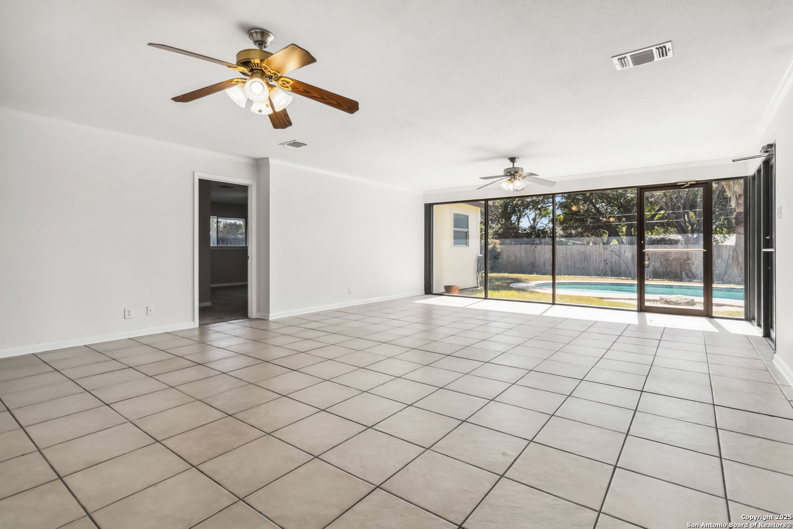 414 SPACEWAY DR