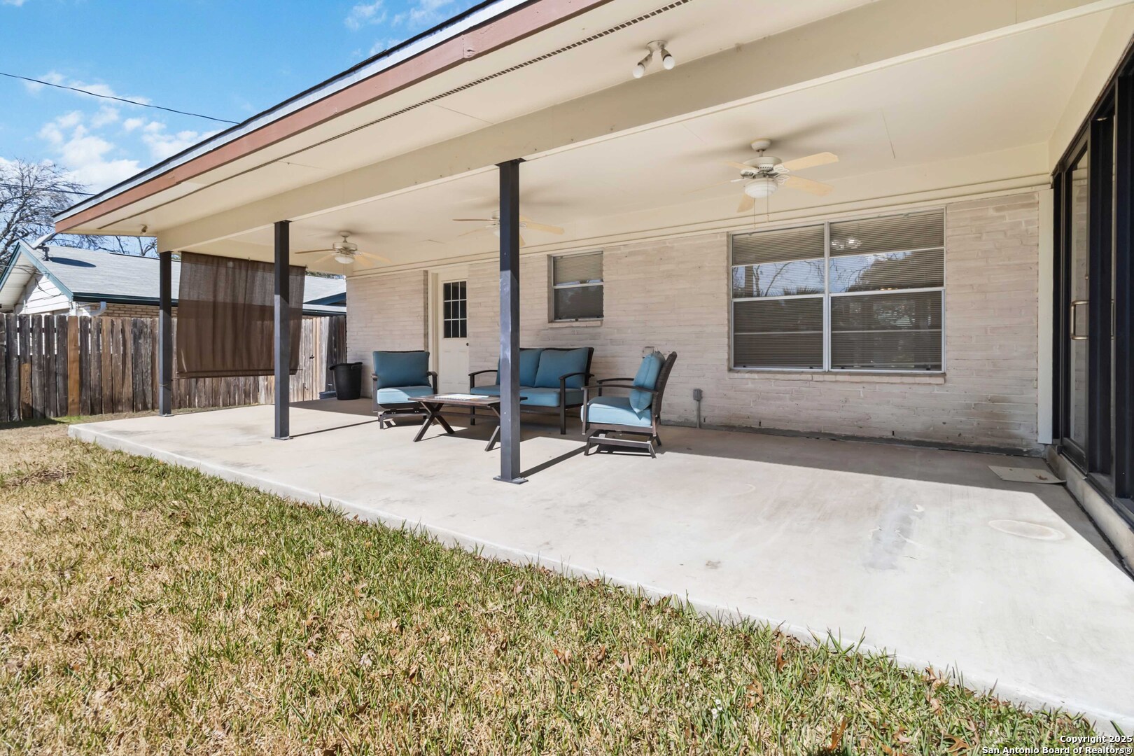 414 SPACEWAY DR