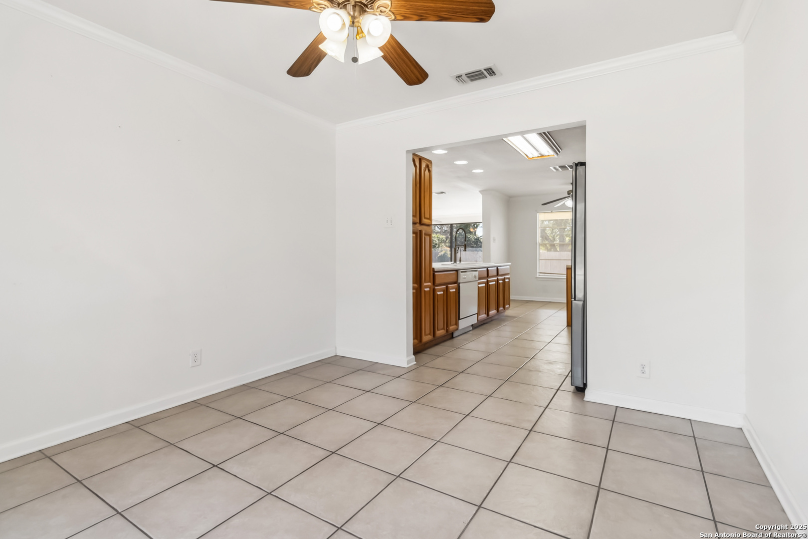 414 SPACEWAY DR