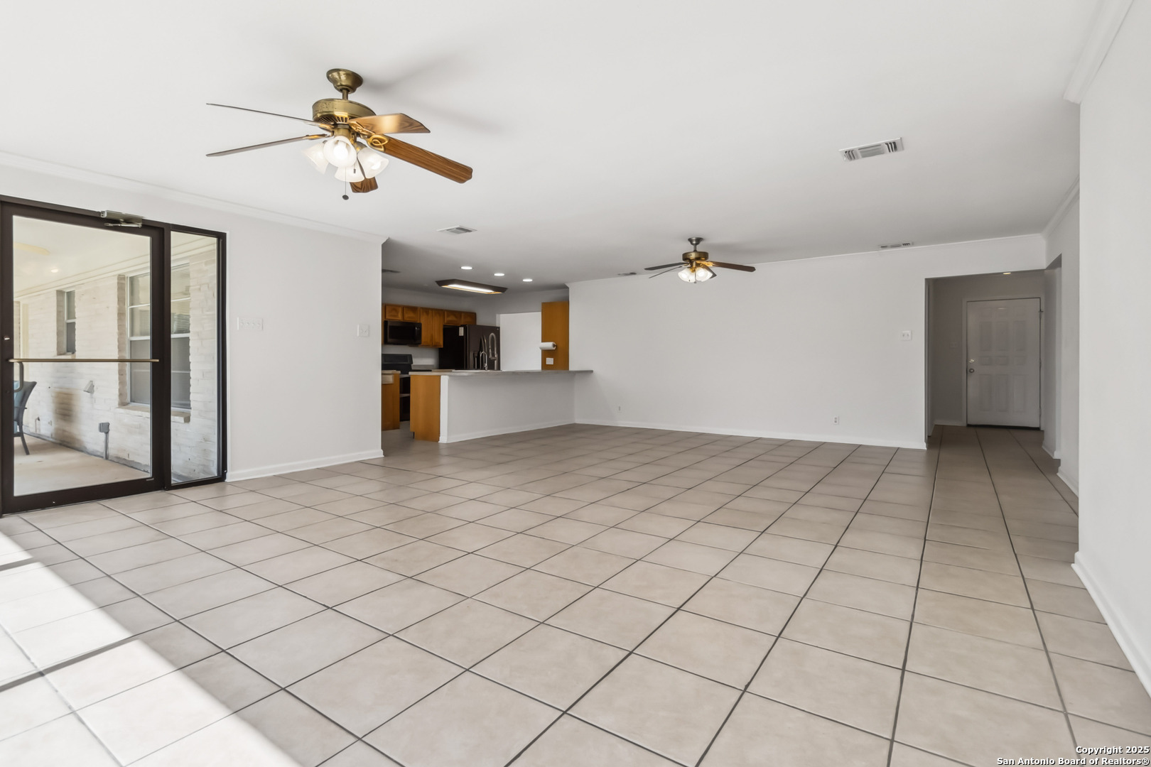 414 SPACEWAY DR