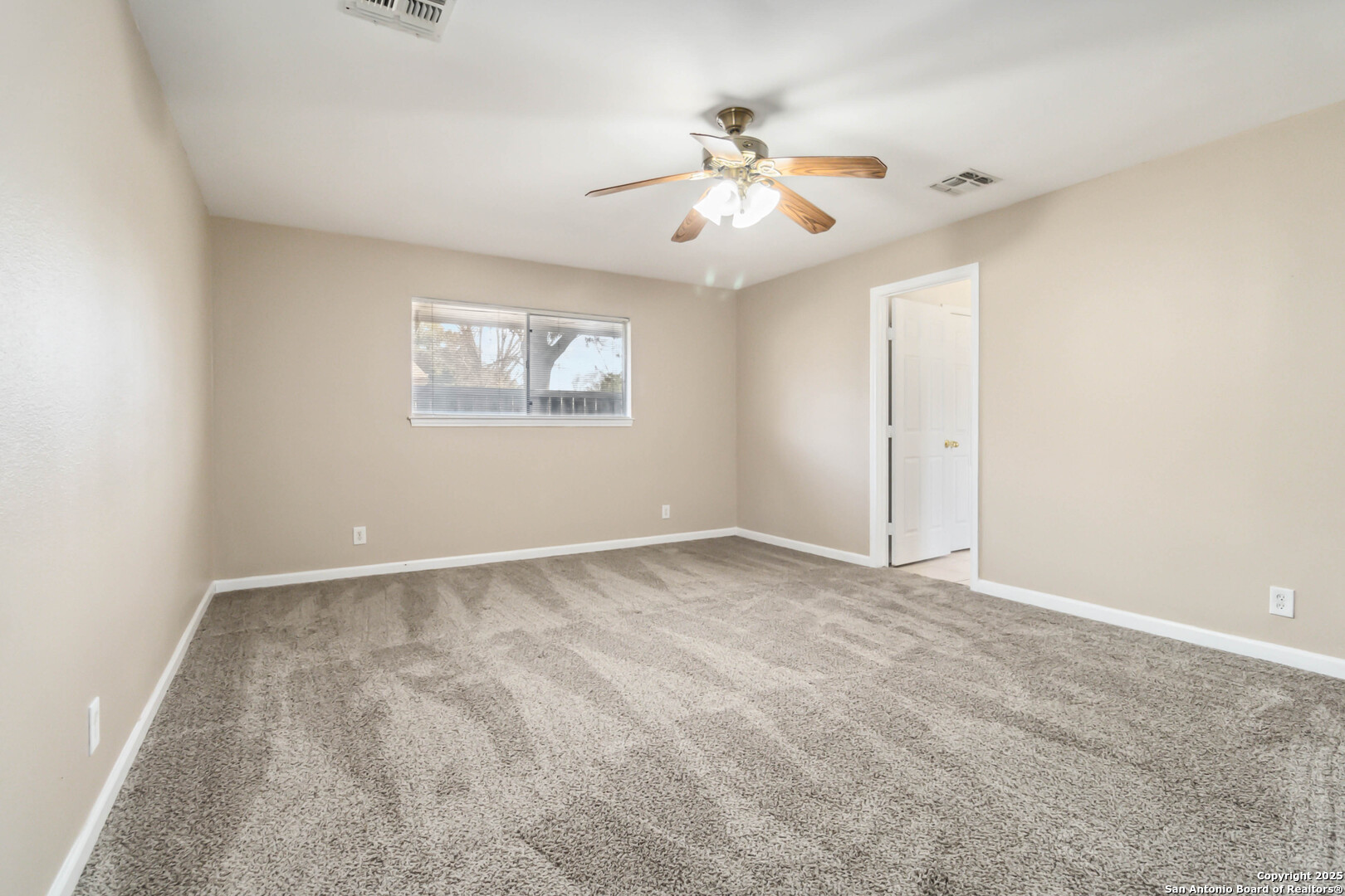 414 SPACEWAY DR