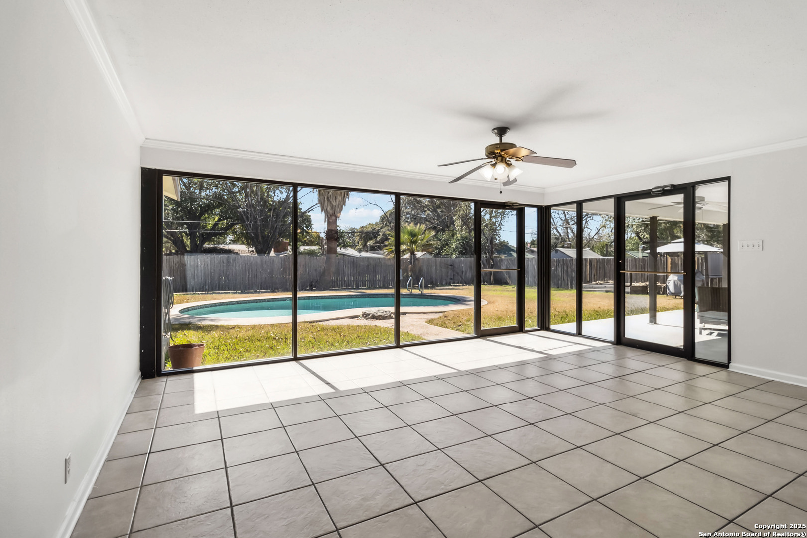 414 SPACEWAY DR