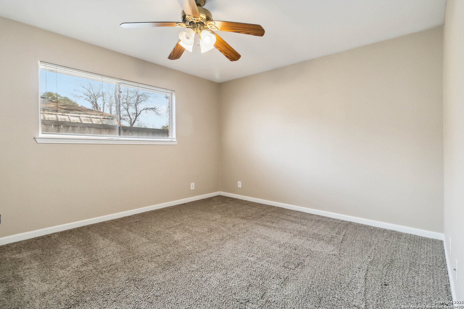 414 SPACEWAY DR