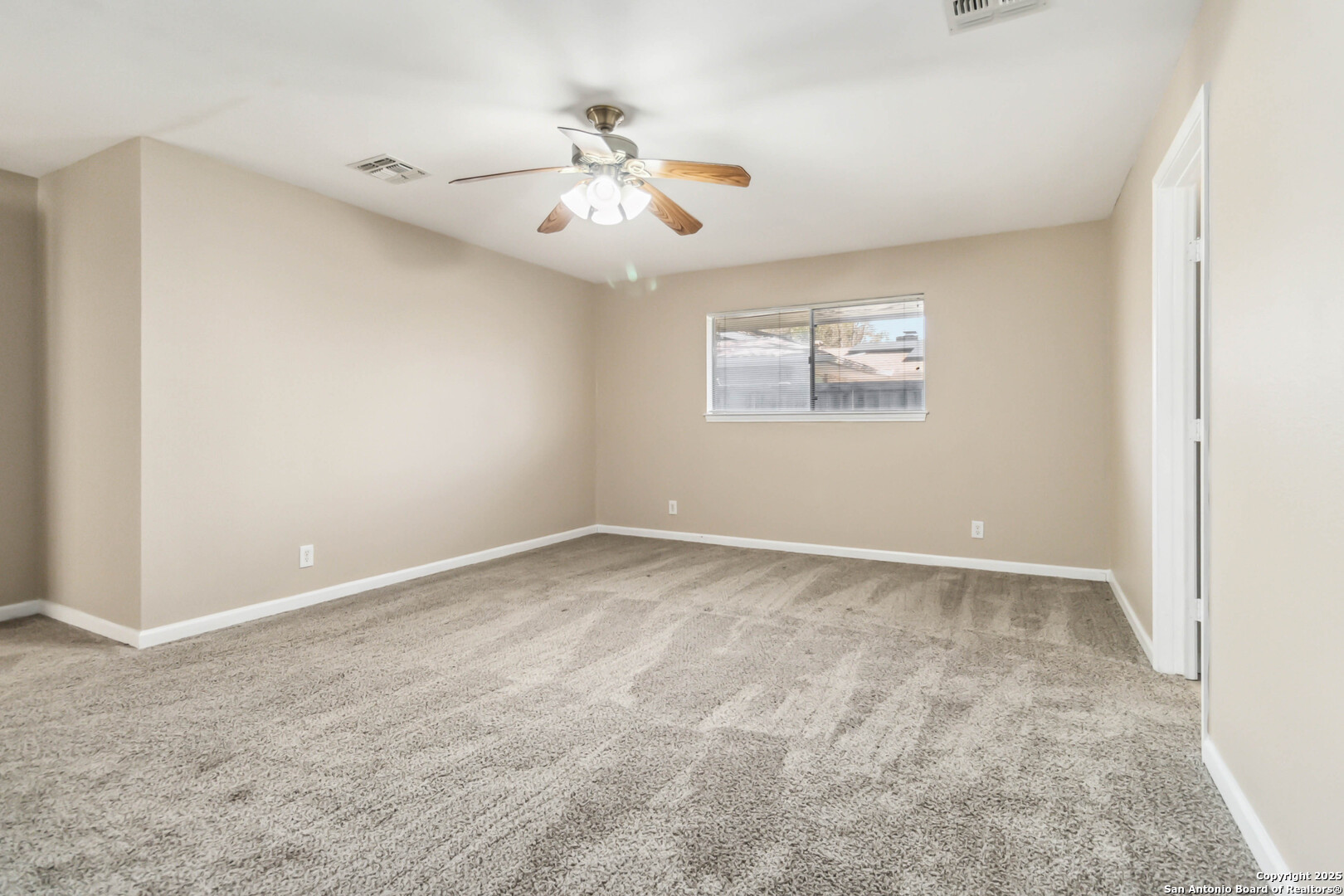 414 SPACEWAY DR