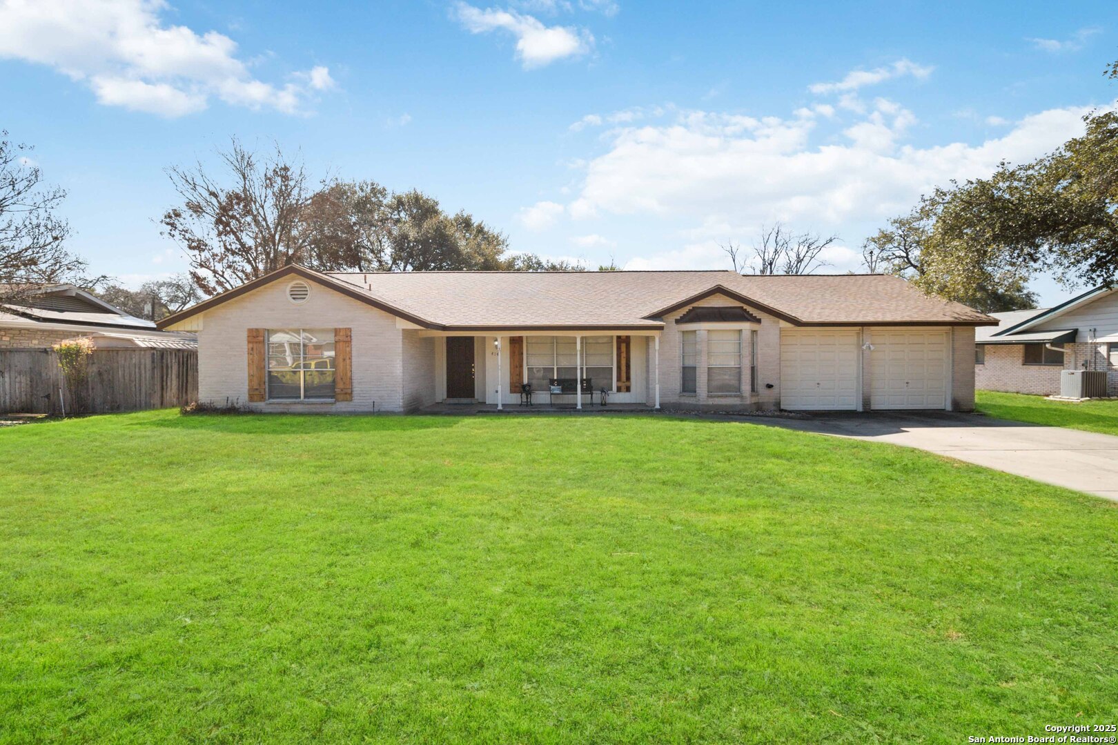 414 SPACEWAY DR