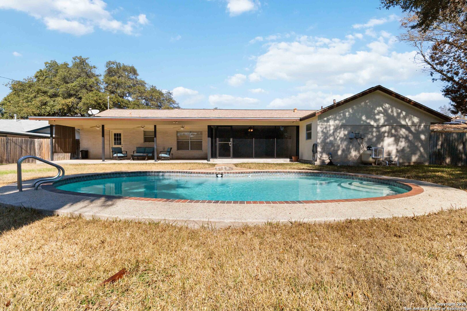 414 SPACEWAY DR
