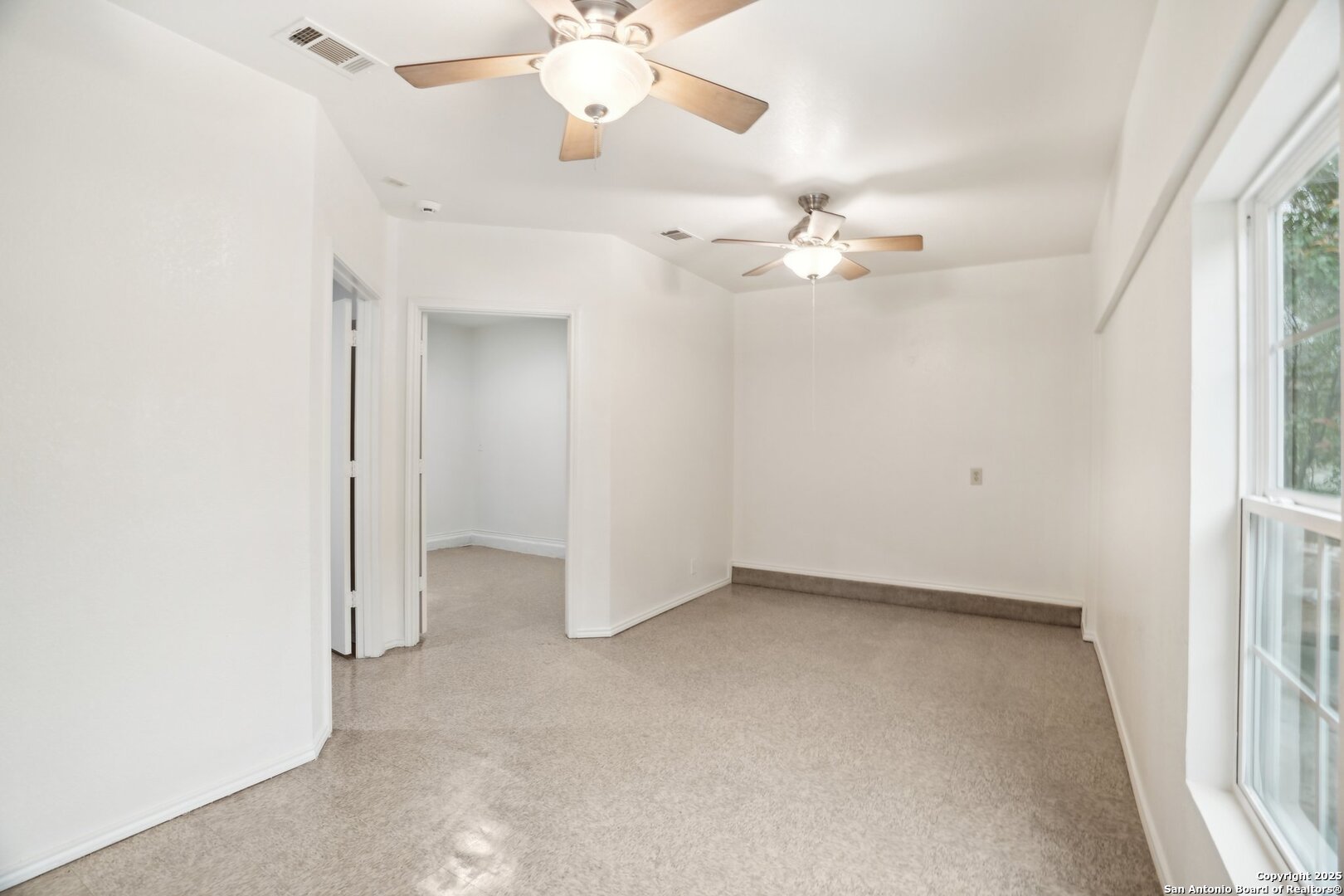 810 CANYON RIDGE DR