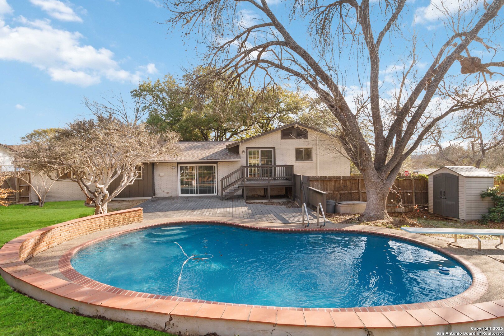 2731 BELVOIR DR