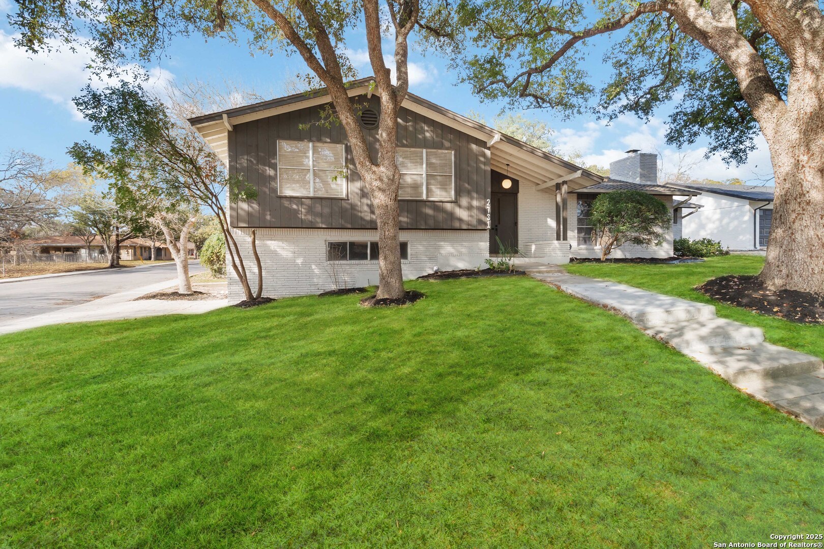 2731 BELVOIR DR