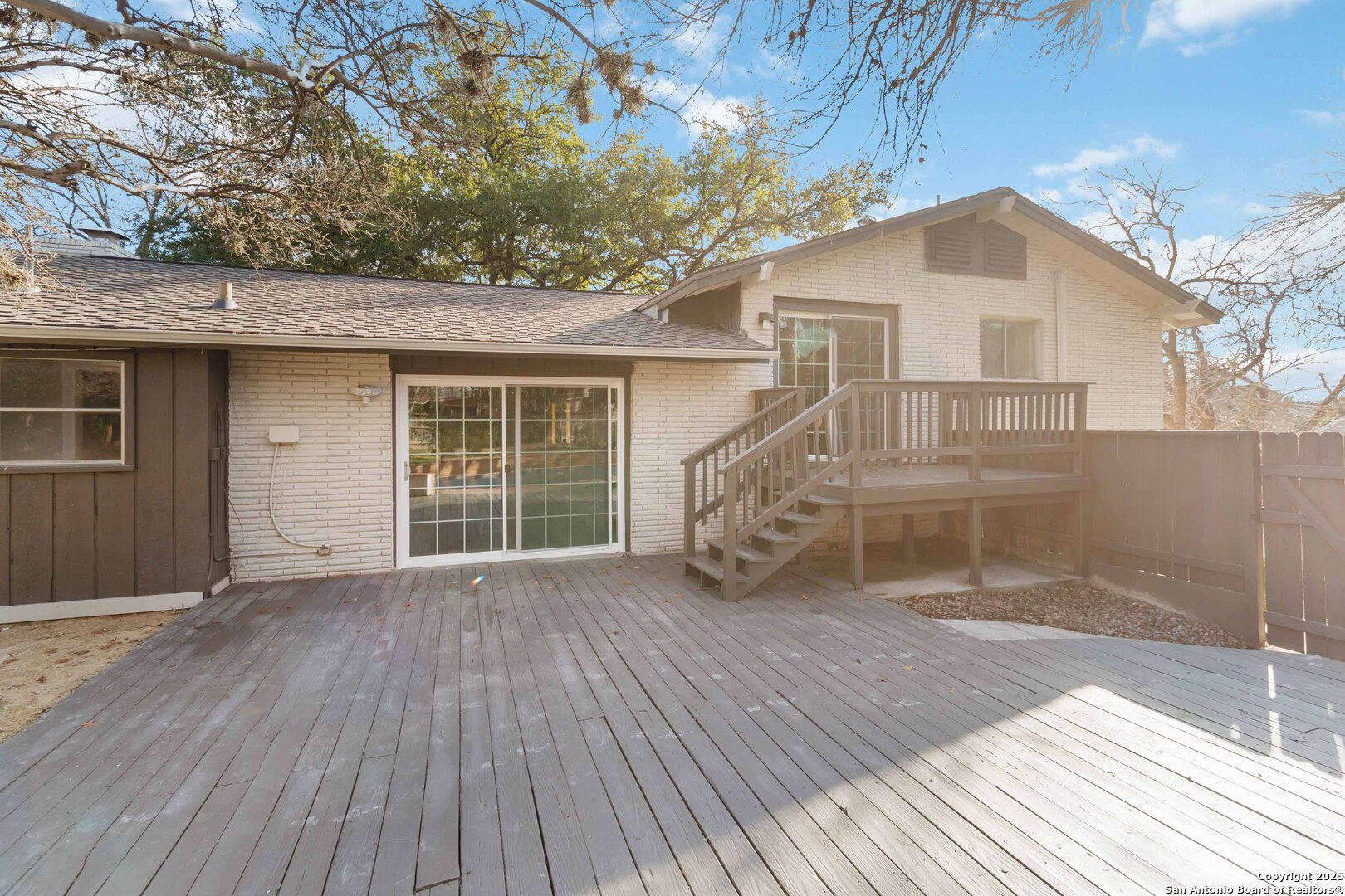 2731 BELVOIR DR
