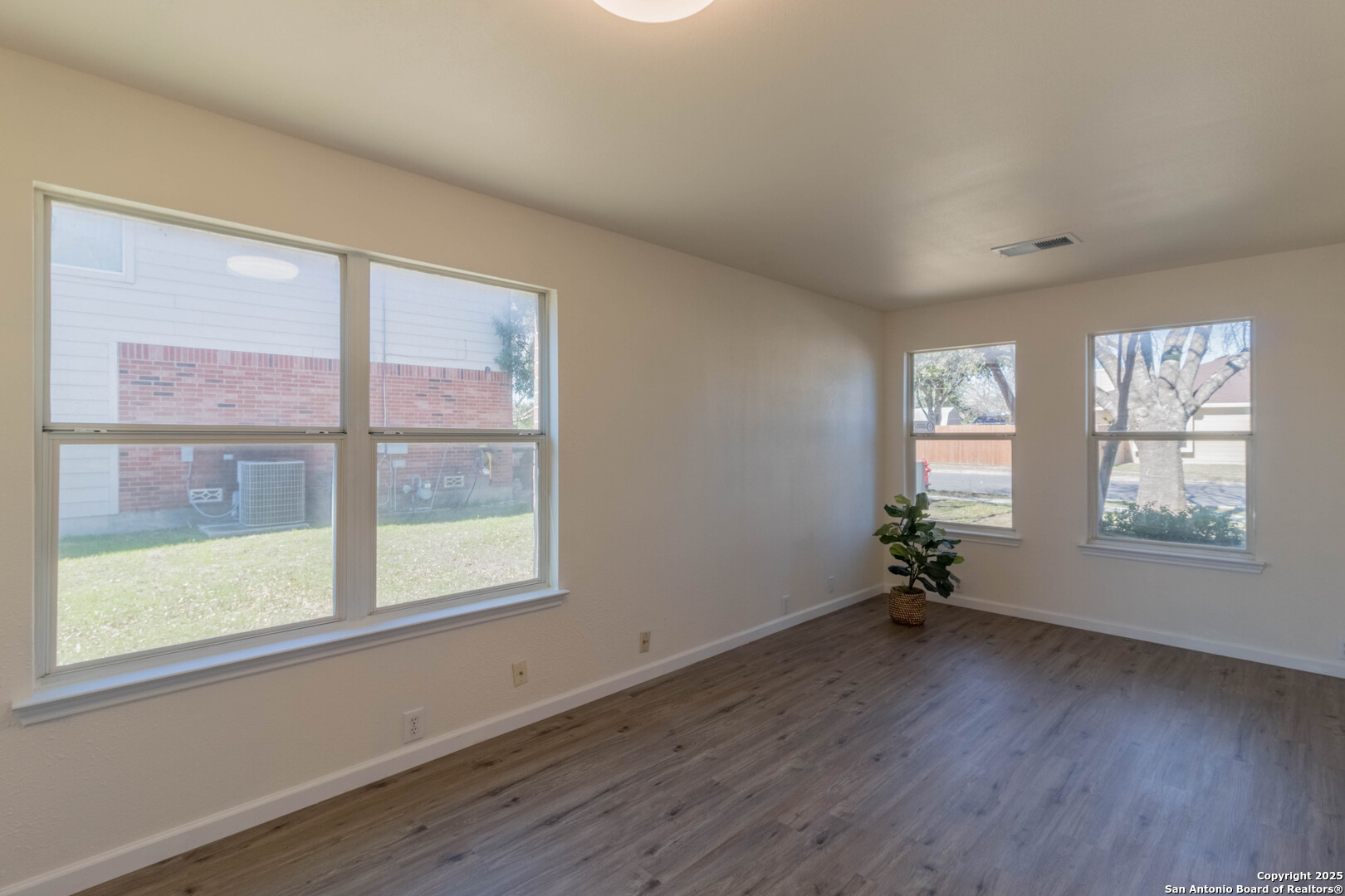 8206 ROSESPUR PARK