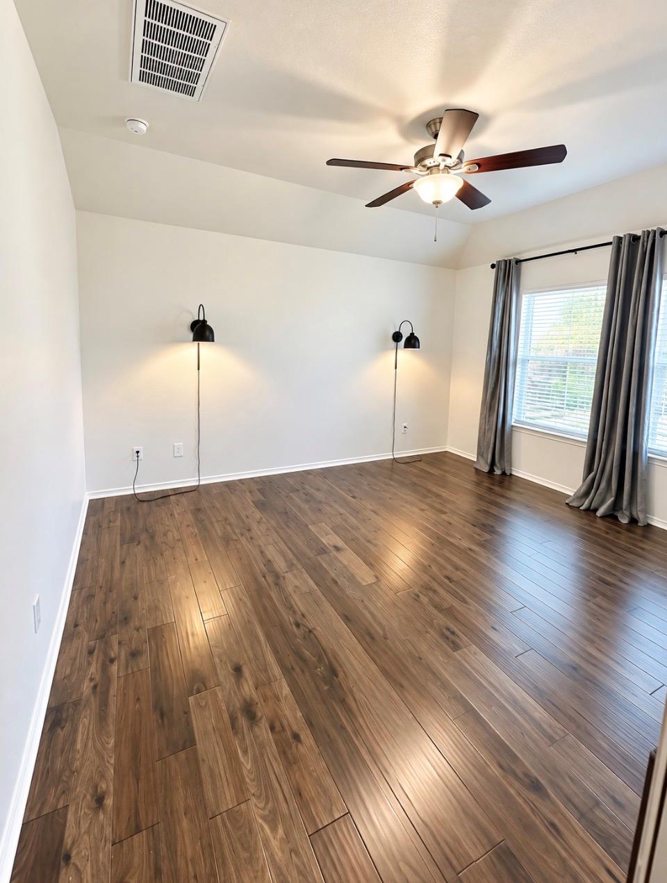 371 Housefinch LOOP