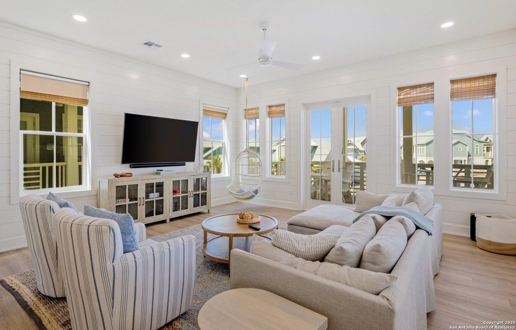 222 Sunrise Ave