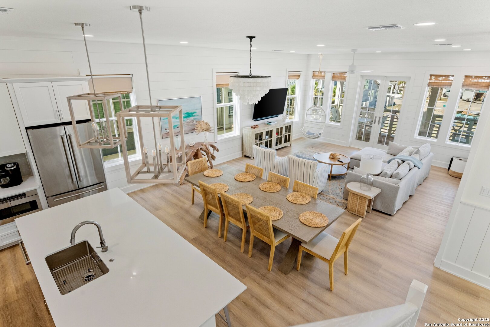 222 Sunrise Ave