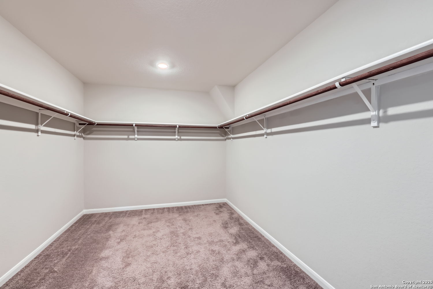 31577 UNTRODDEN WAY