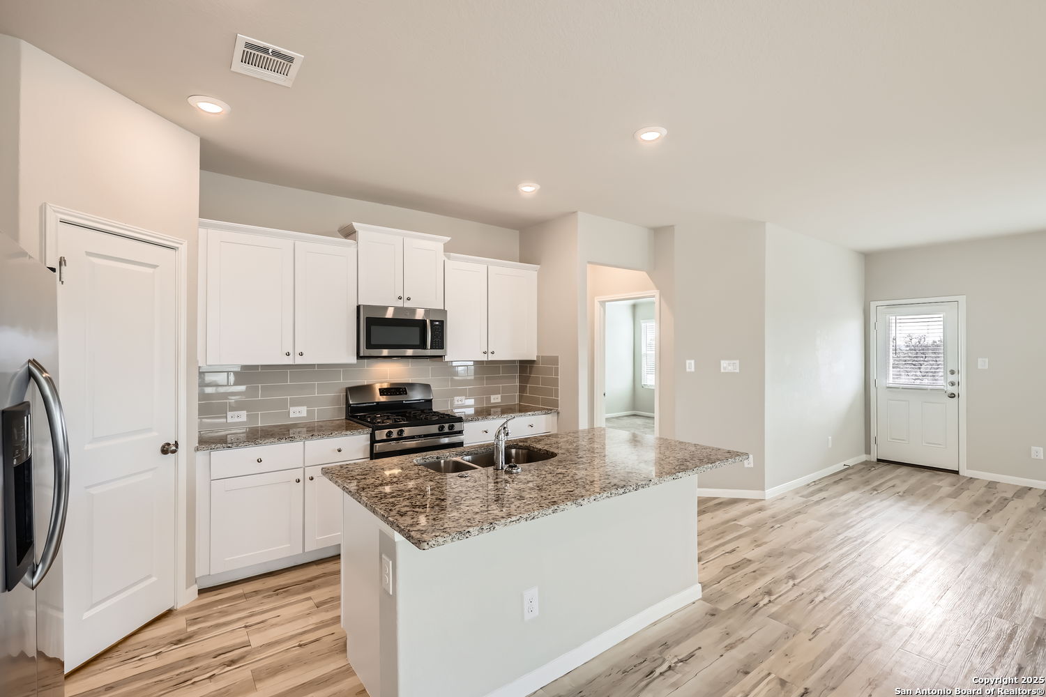 31577 UNTRODDEN WAY