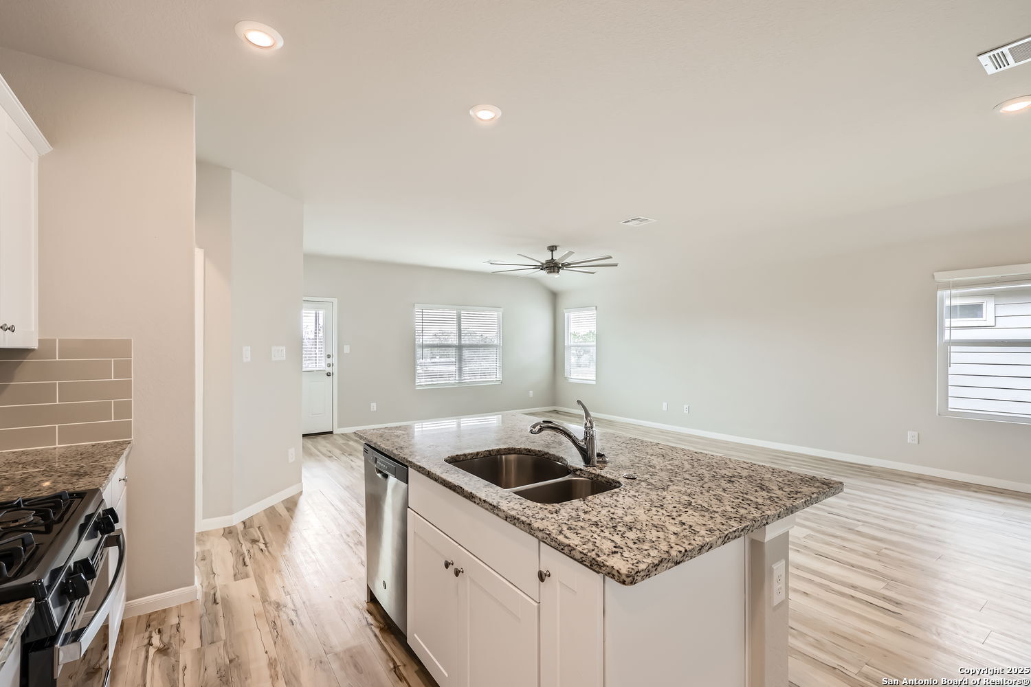 31577 UNTRODDEN WAY