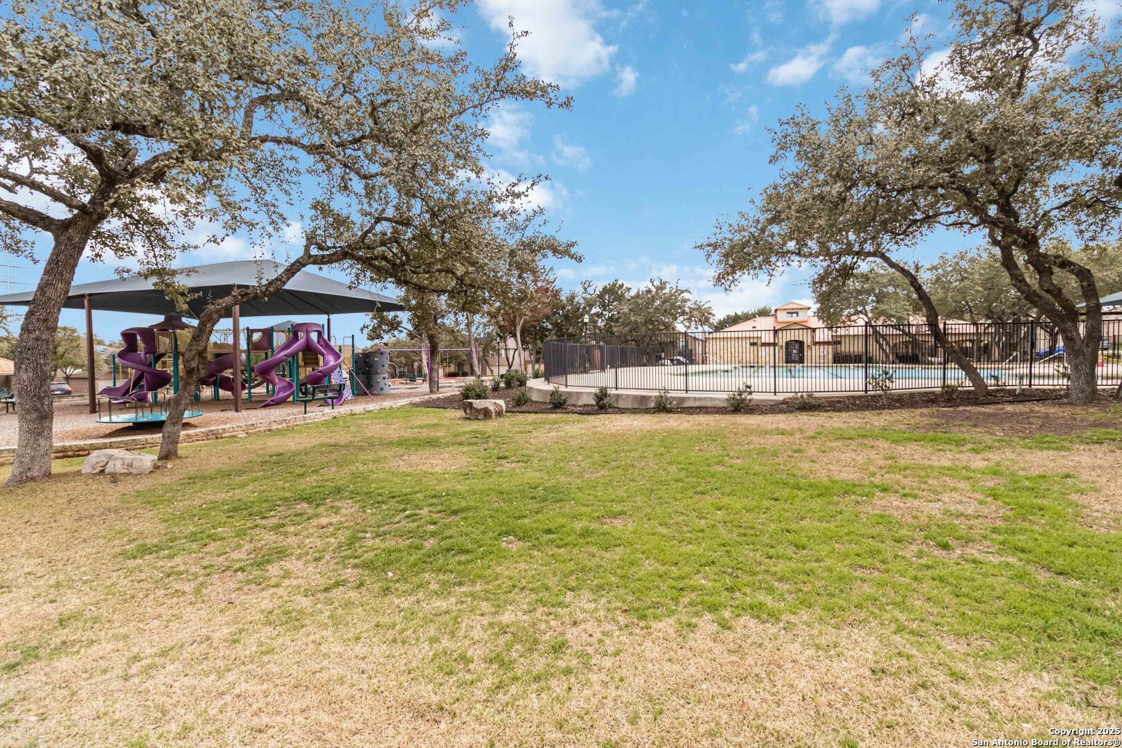 4719 Montrose Wood