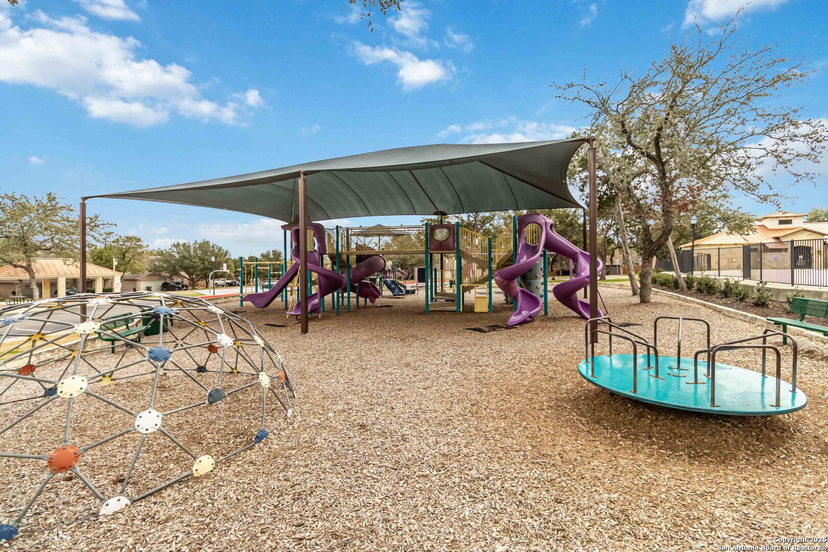 4719 Montrose Wood