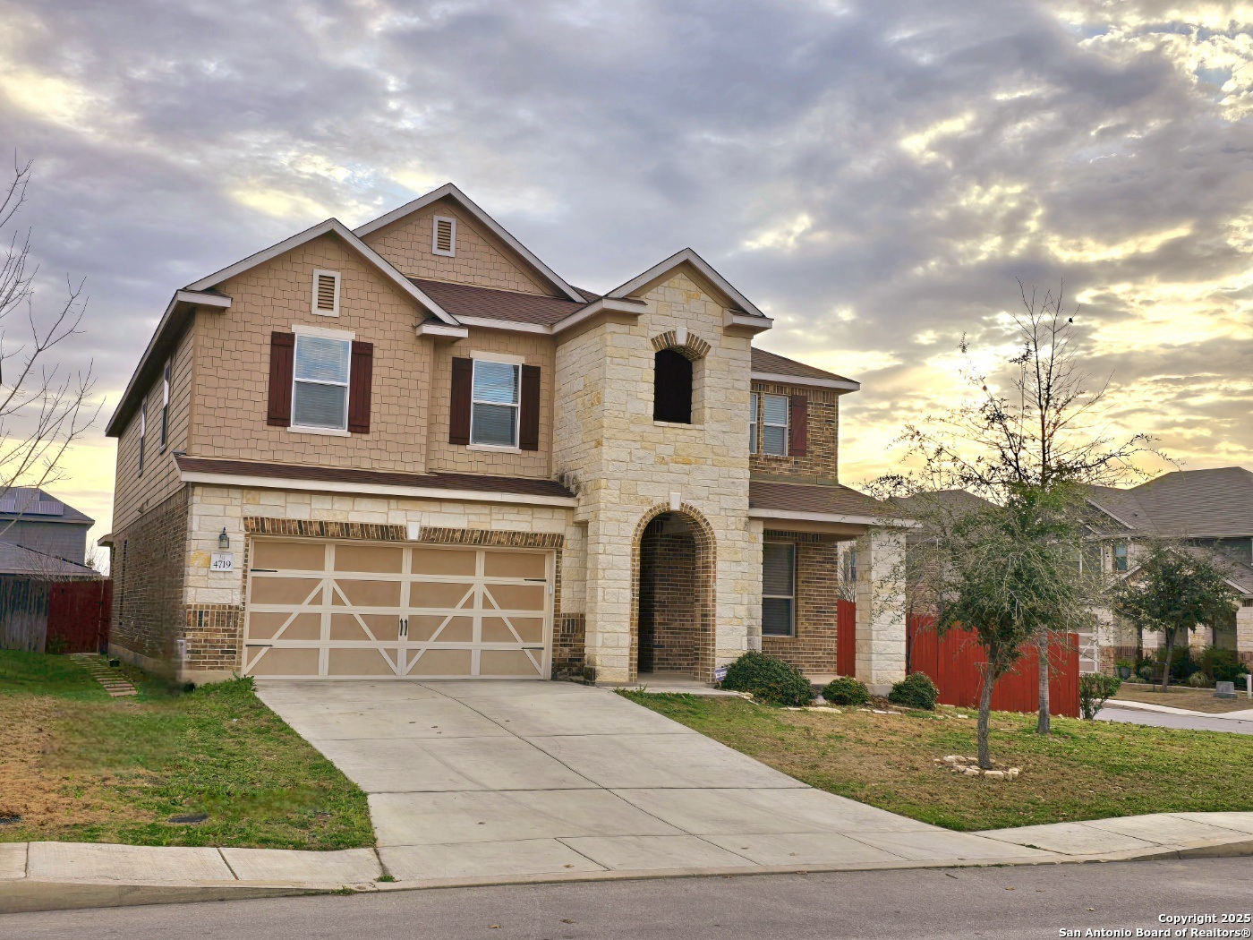 4719 Montrose Wood