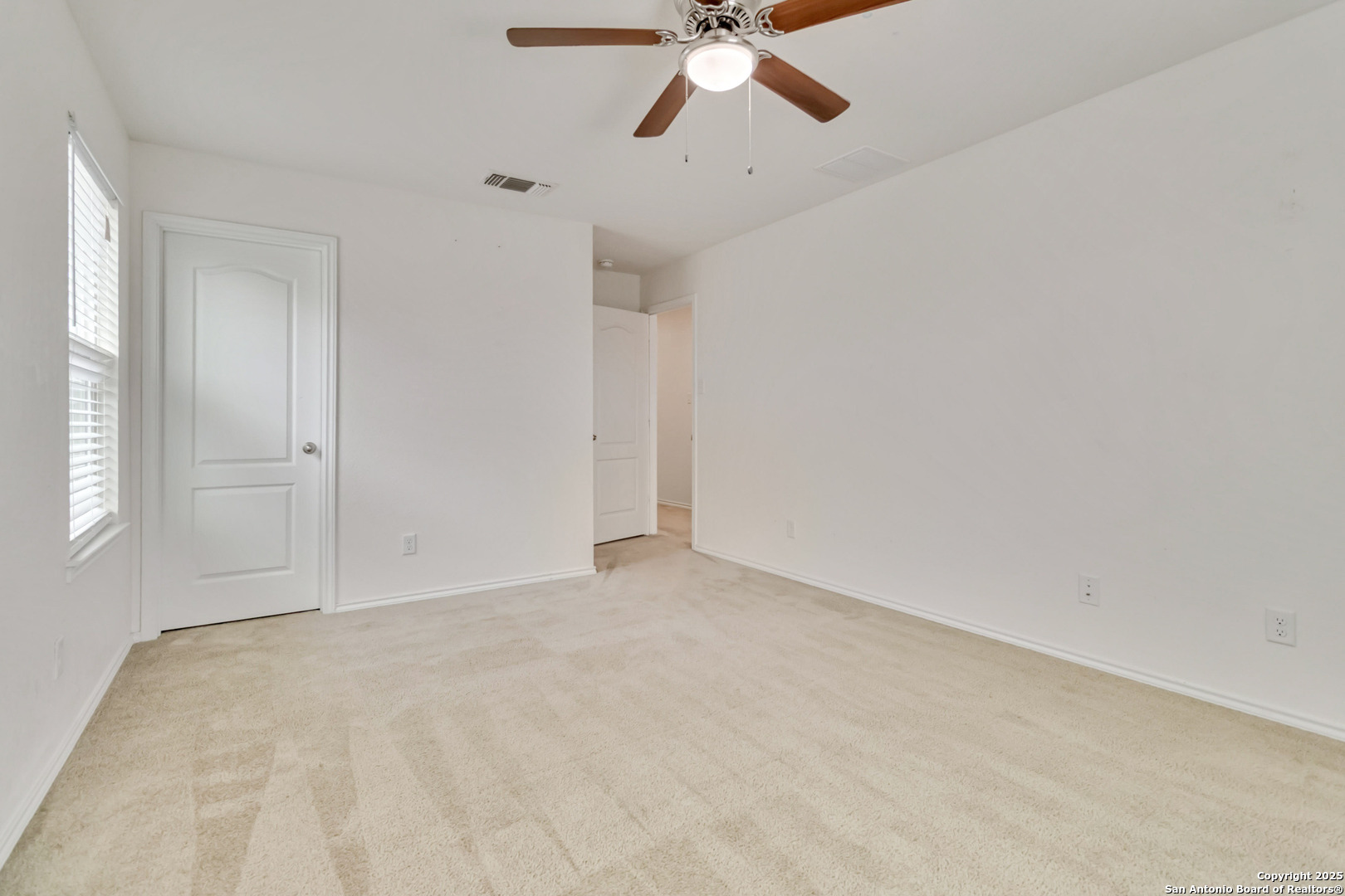 4719 Montrose Wood