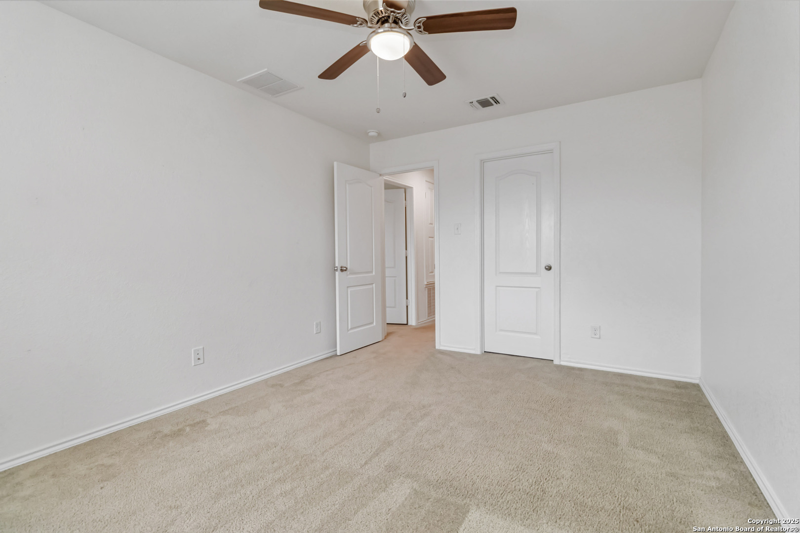 4719 Montrose Wood