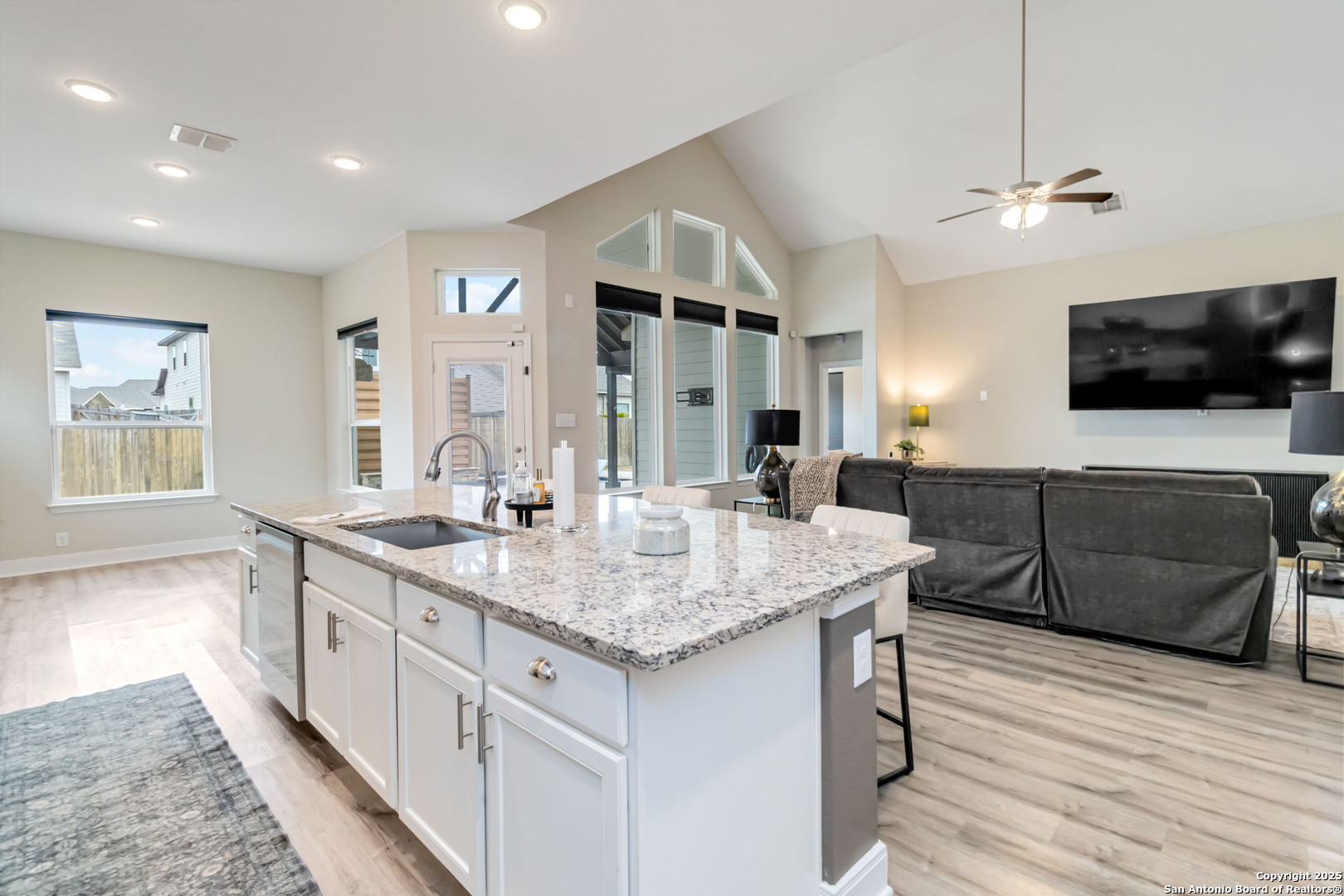1025 Lone Cypress