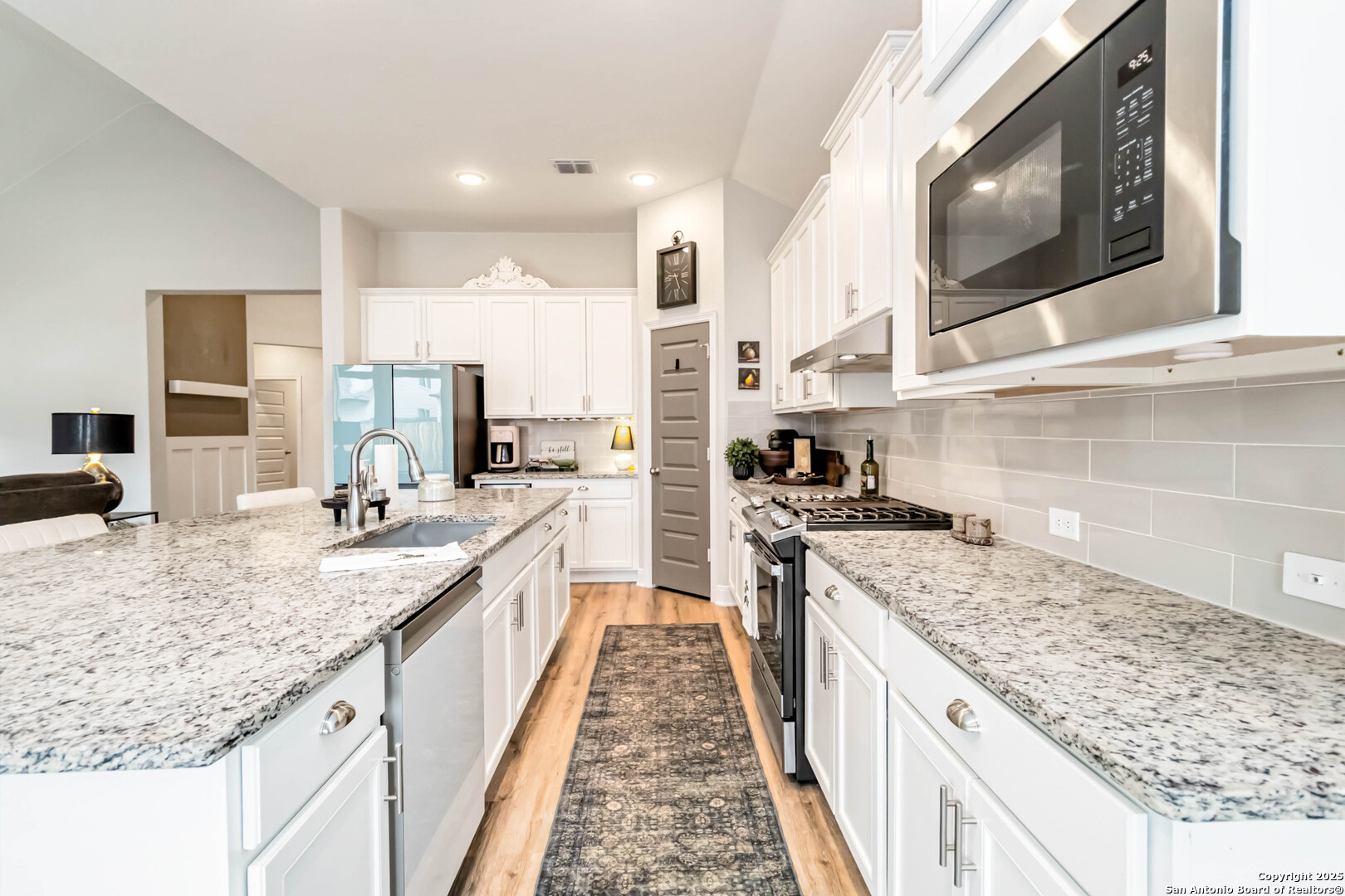 1025 Lone Cypress