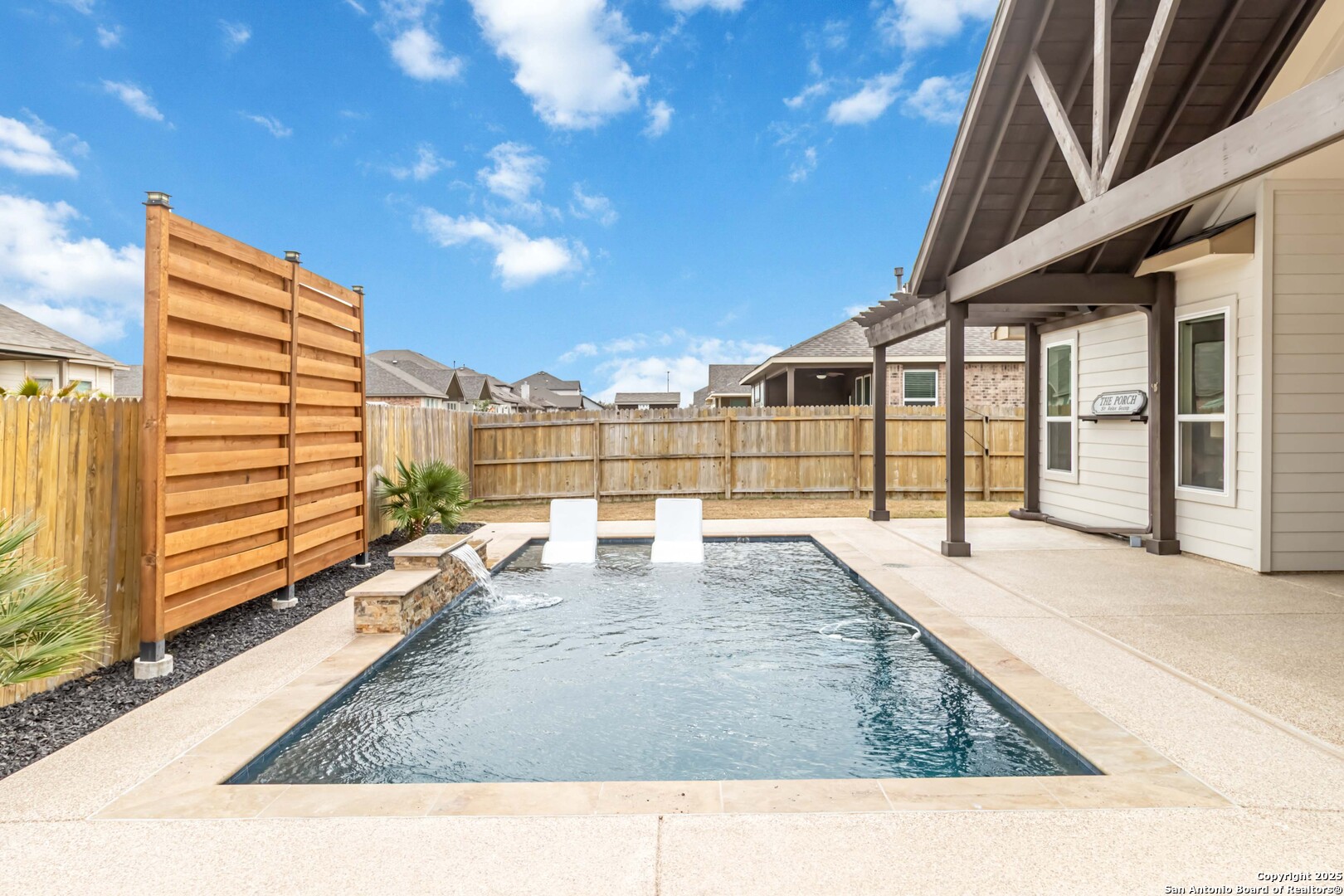 1025 Lone Cypress