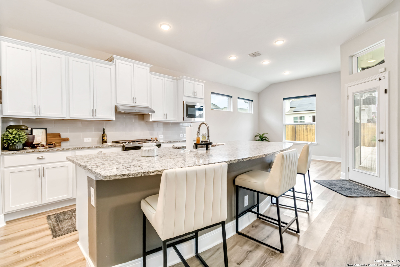 1025 Lone Cypress