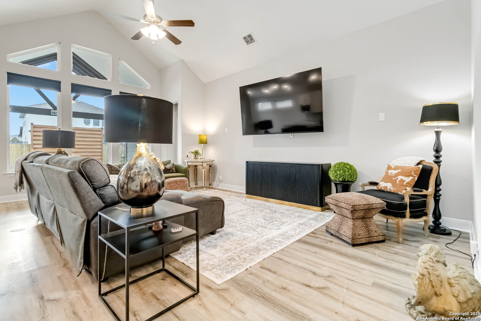 1025 Lone Cypress