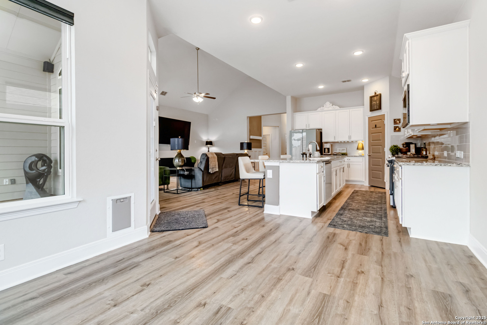 1025 Lone Cypress