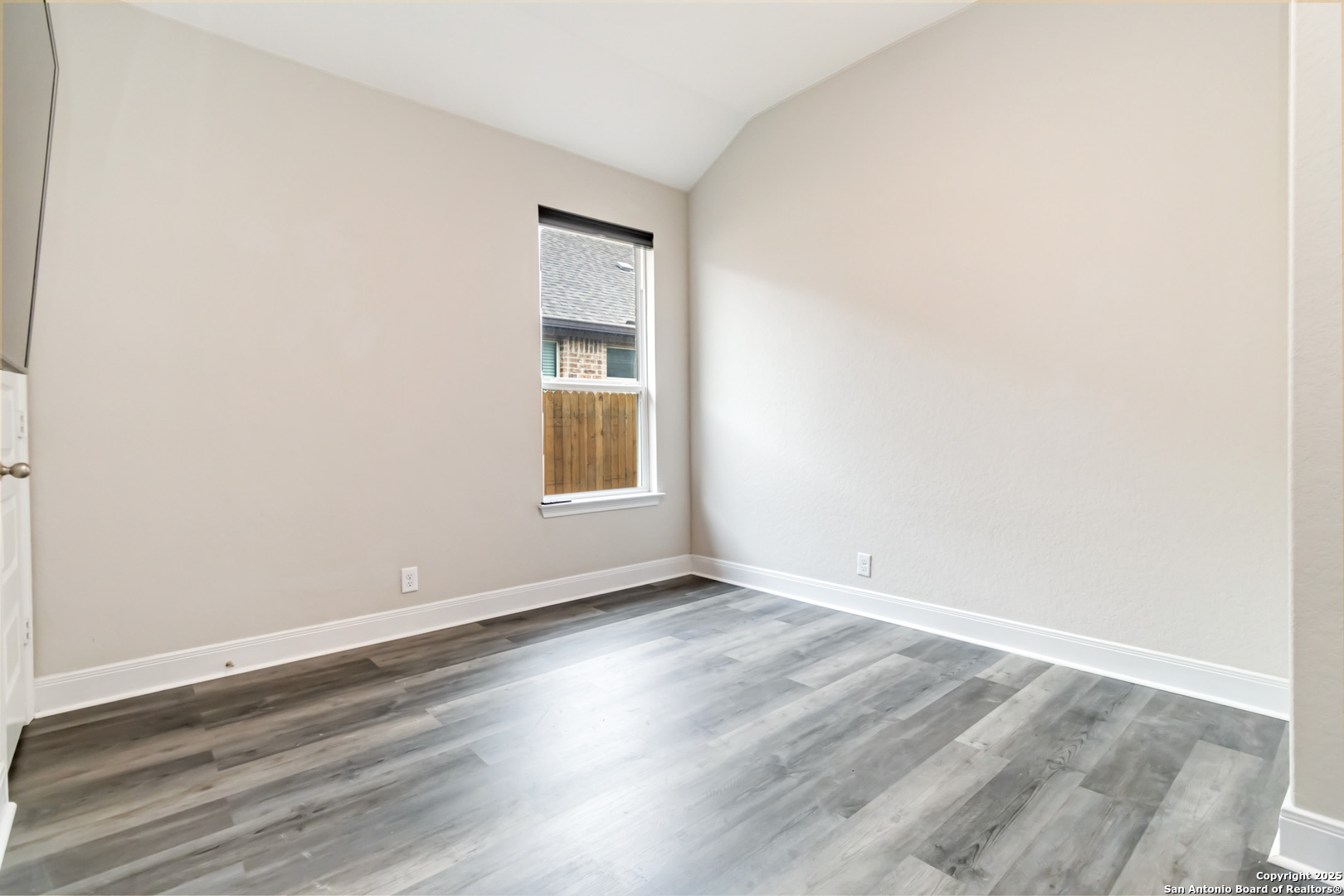 1025 Lone Cypress
