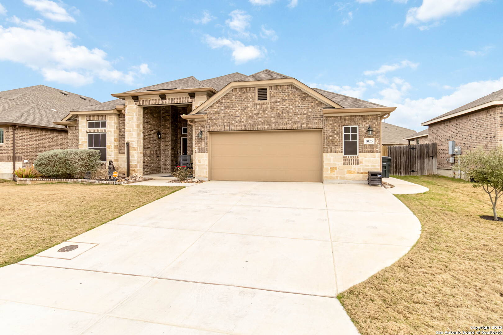 1025 Lone Cypress
