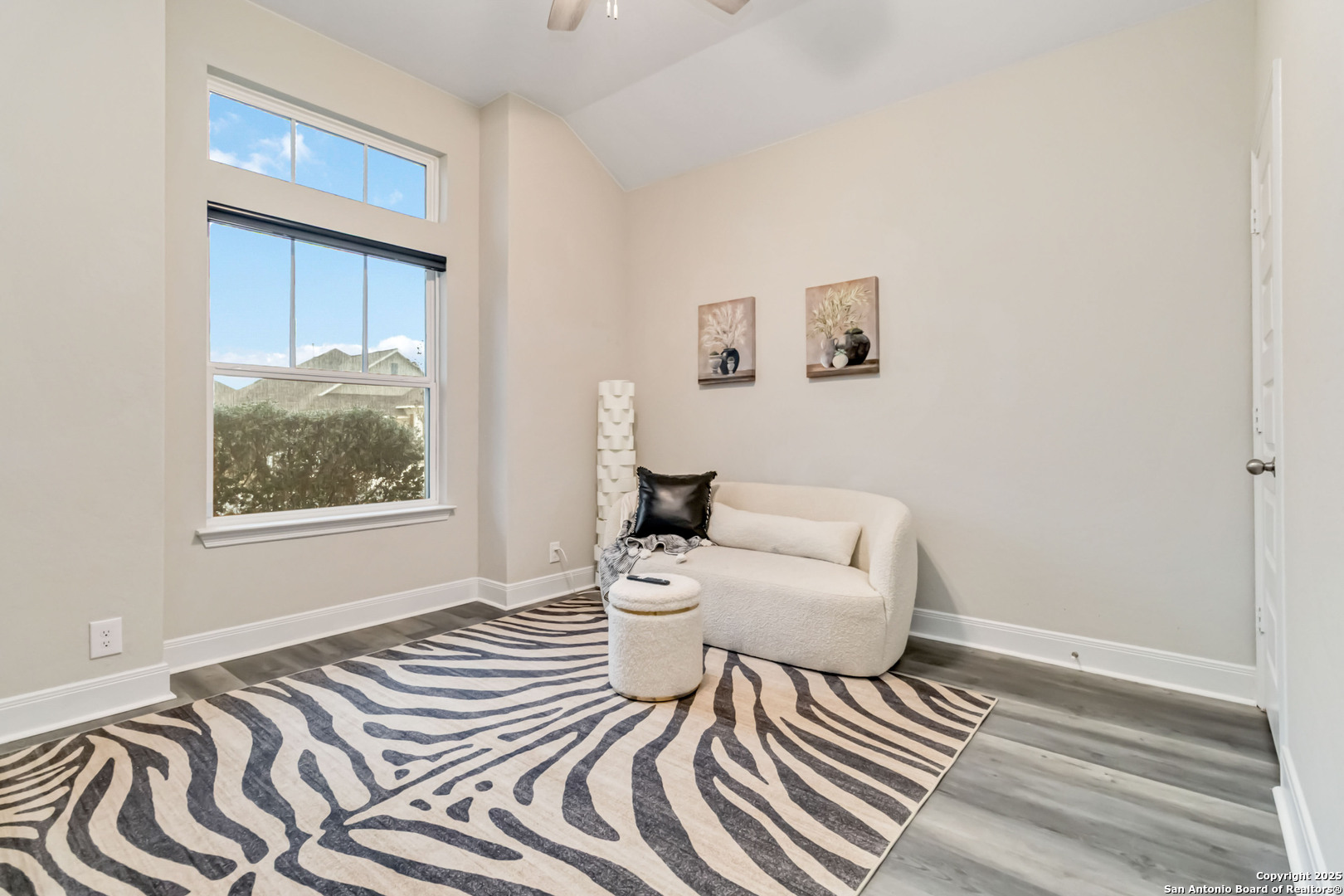 1025 Lone Cypress