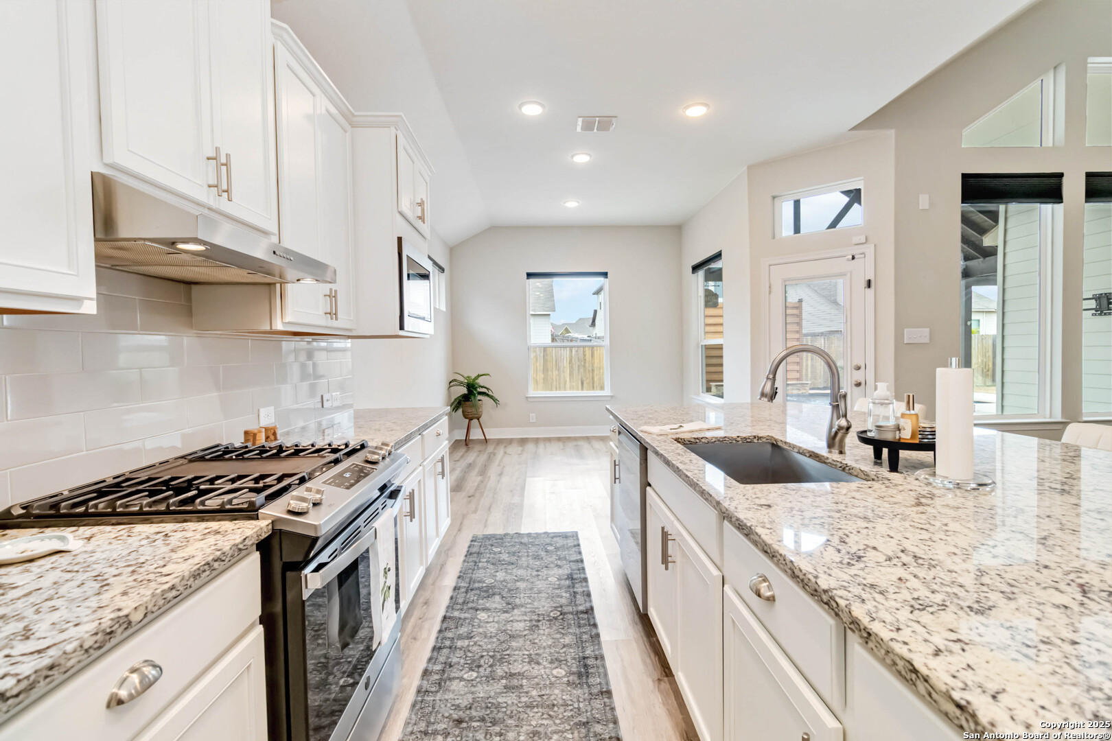 1025 Lone Cypress