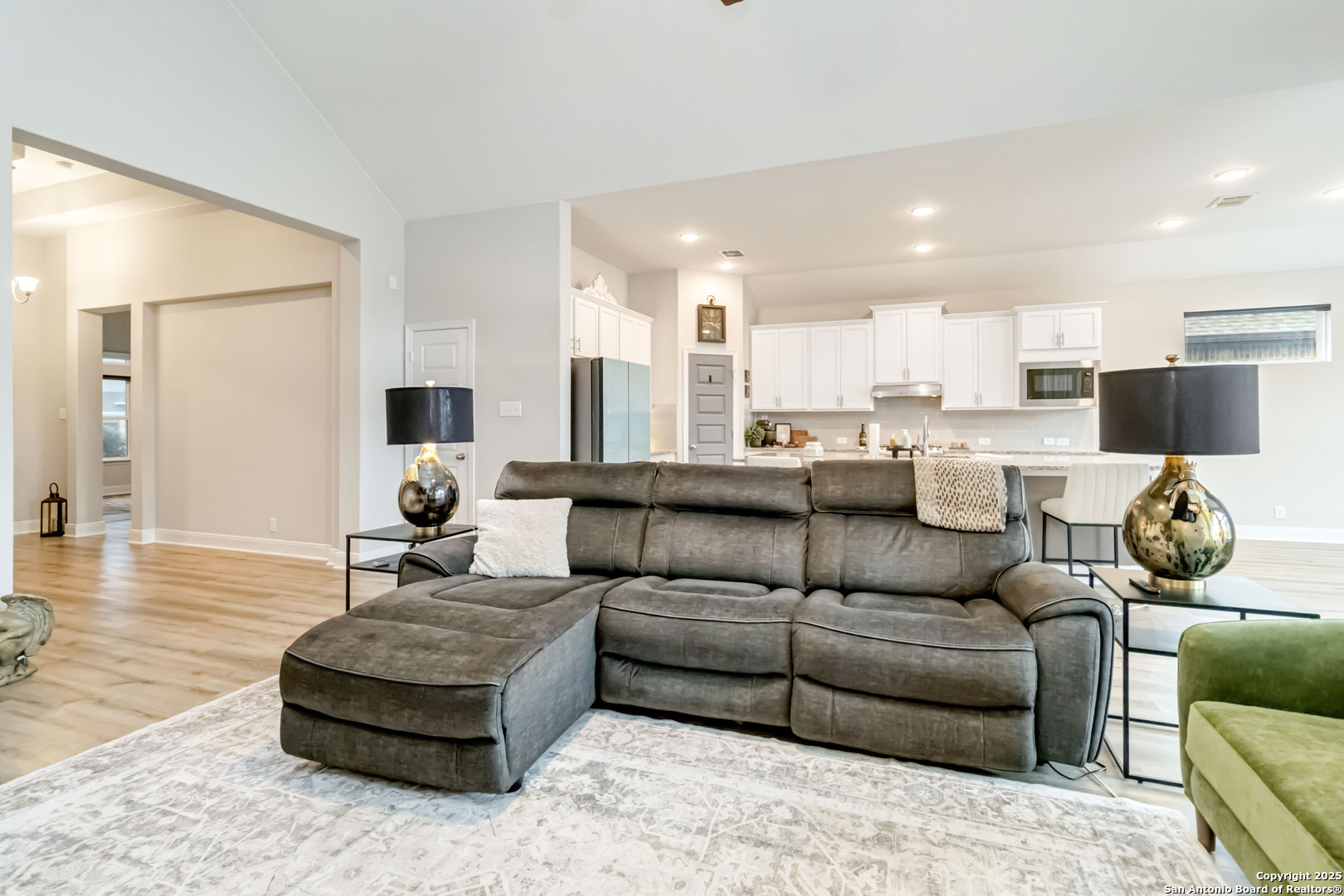 1025 Lone Cypress