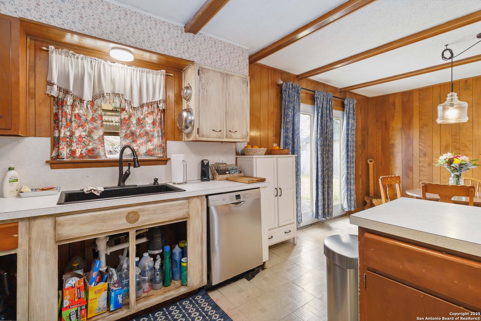 1806 Westmar