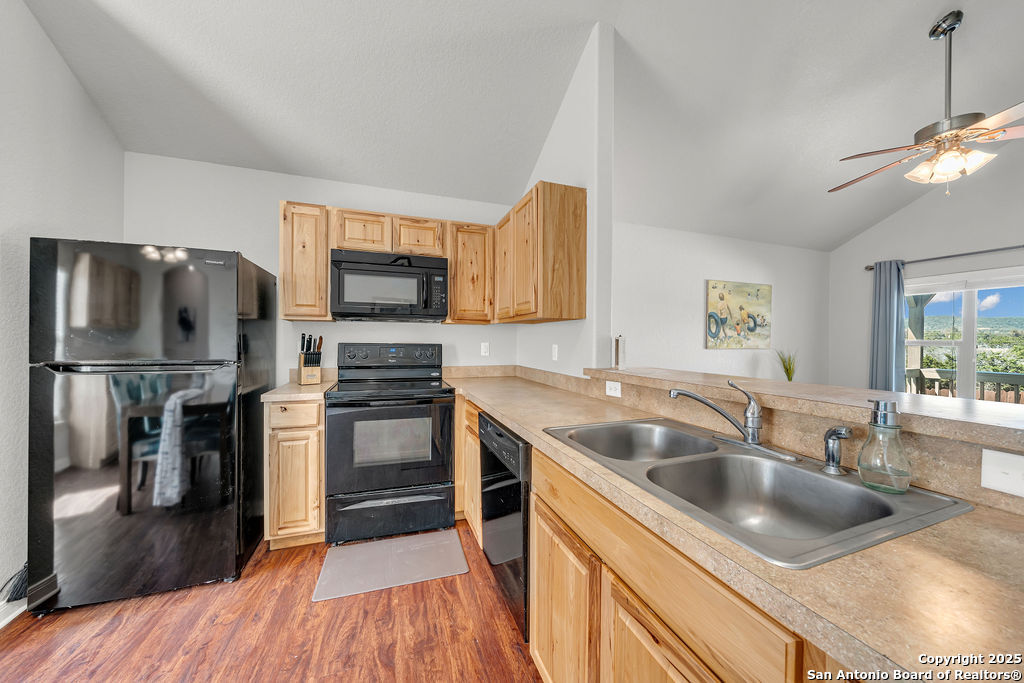 428 Kings Dr