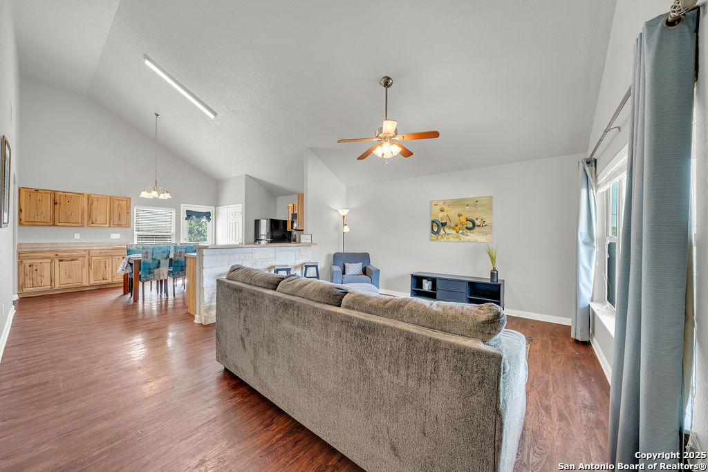 428 Kings Dr