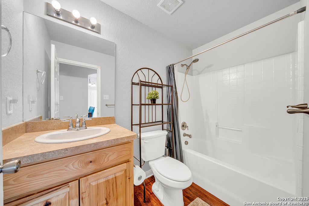 428 Kings Dr