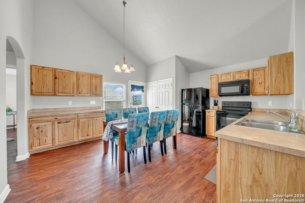 428 Kings Dr