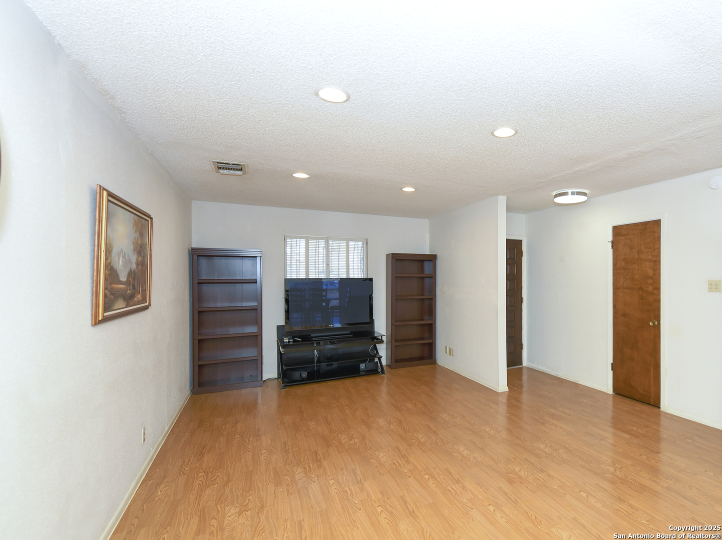 7545 Leafy Hollow