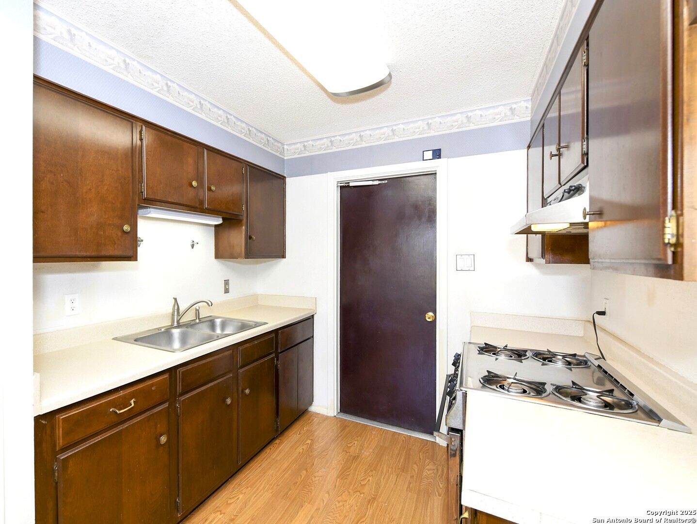 7545 Leafy Hollow