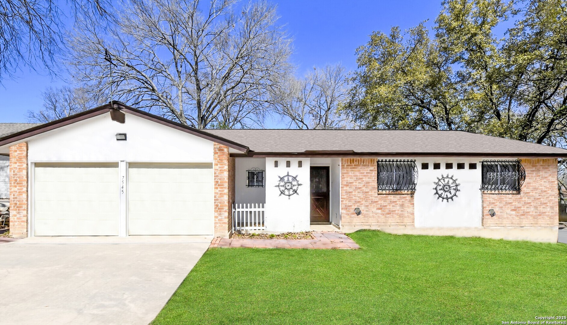 7545 Leafy Hollow