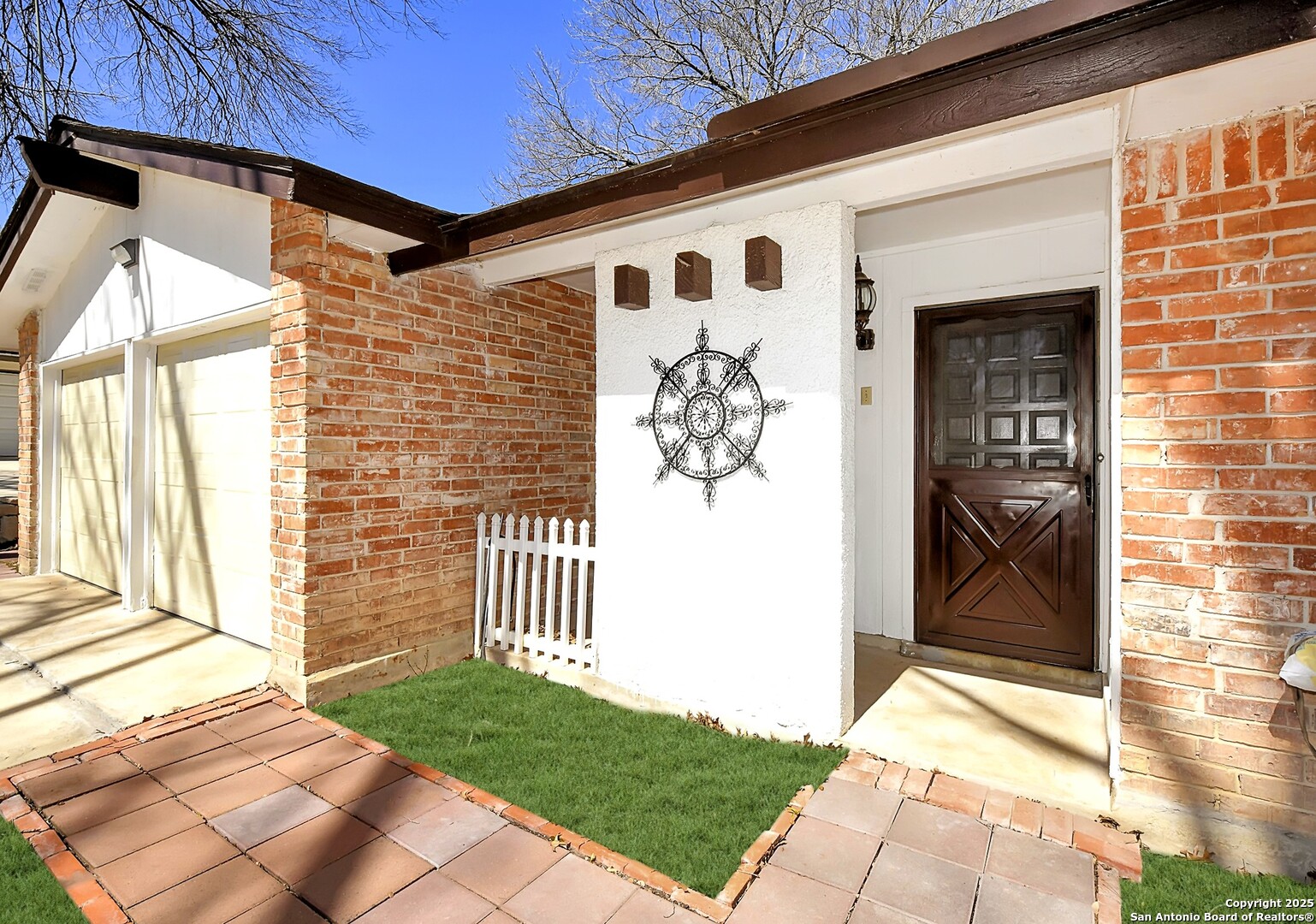 7545 Leafy Hollow